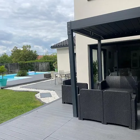 Grande Avec Piscine Et
