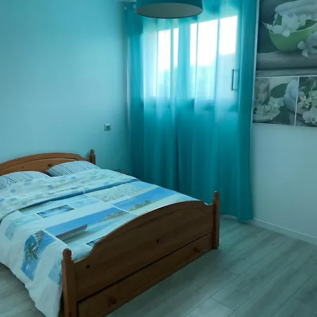 Grande Avec Piscine Et *