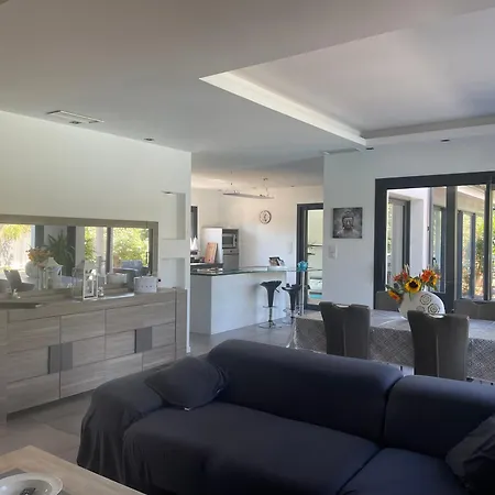 Villa Grande Avec Piscine Et *