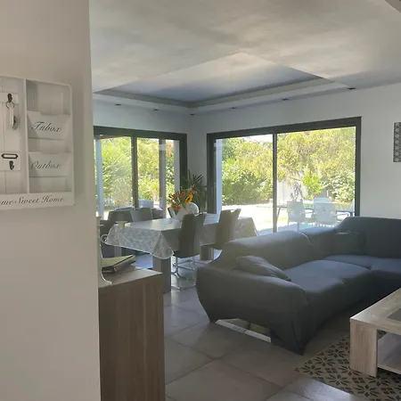 Grande Avec Piscine Et