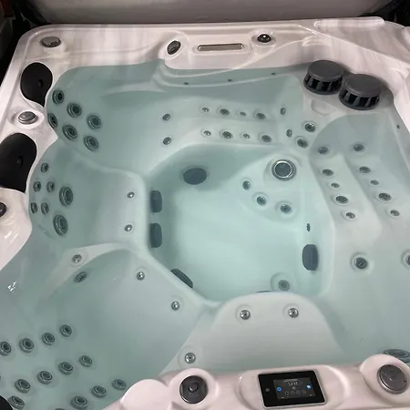 Grande Avec Piscine Et Βίλα