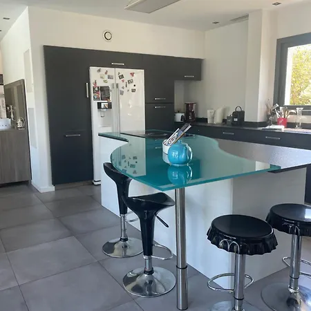 Grande Avec Piscine Et