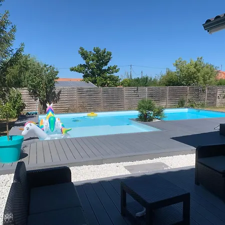 Grande Avec Piscine Et Villa *