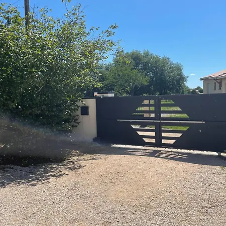 Grande Avec Piscine Et Βίλα *