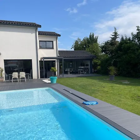Villa Grande Avec Piscine Et *