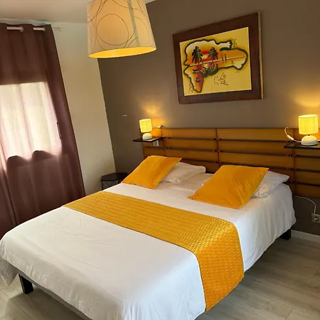 Grande Avec Piscine Et *